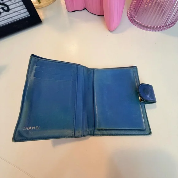Vintage Chanel Bi-Fold Caviar Leather CC Wallet 1996-1997 Blue 💙 - Picture 6 of 13